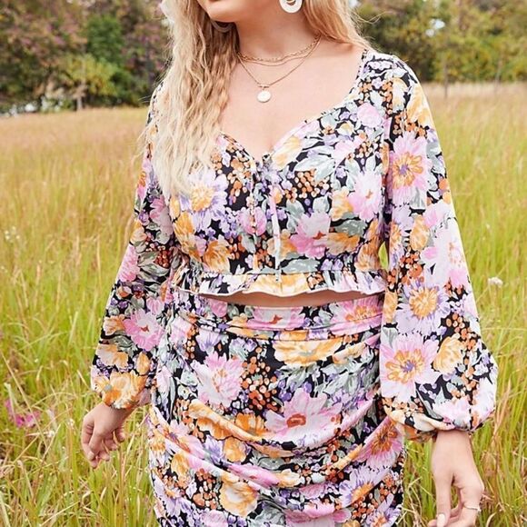 Floral cropped blouse  - Picture 3 of 5